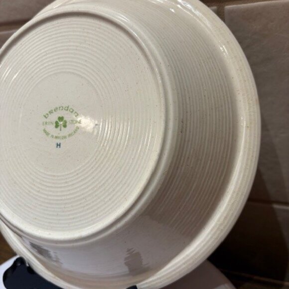 Arklow Brendan Erin Stone Buttercups Rimmed Serving Bowl 10" x 10" - Picture 8 of 8